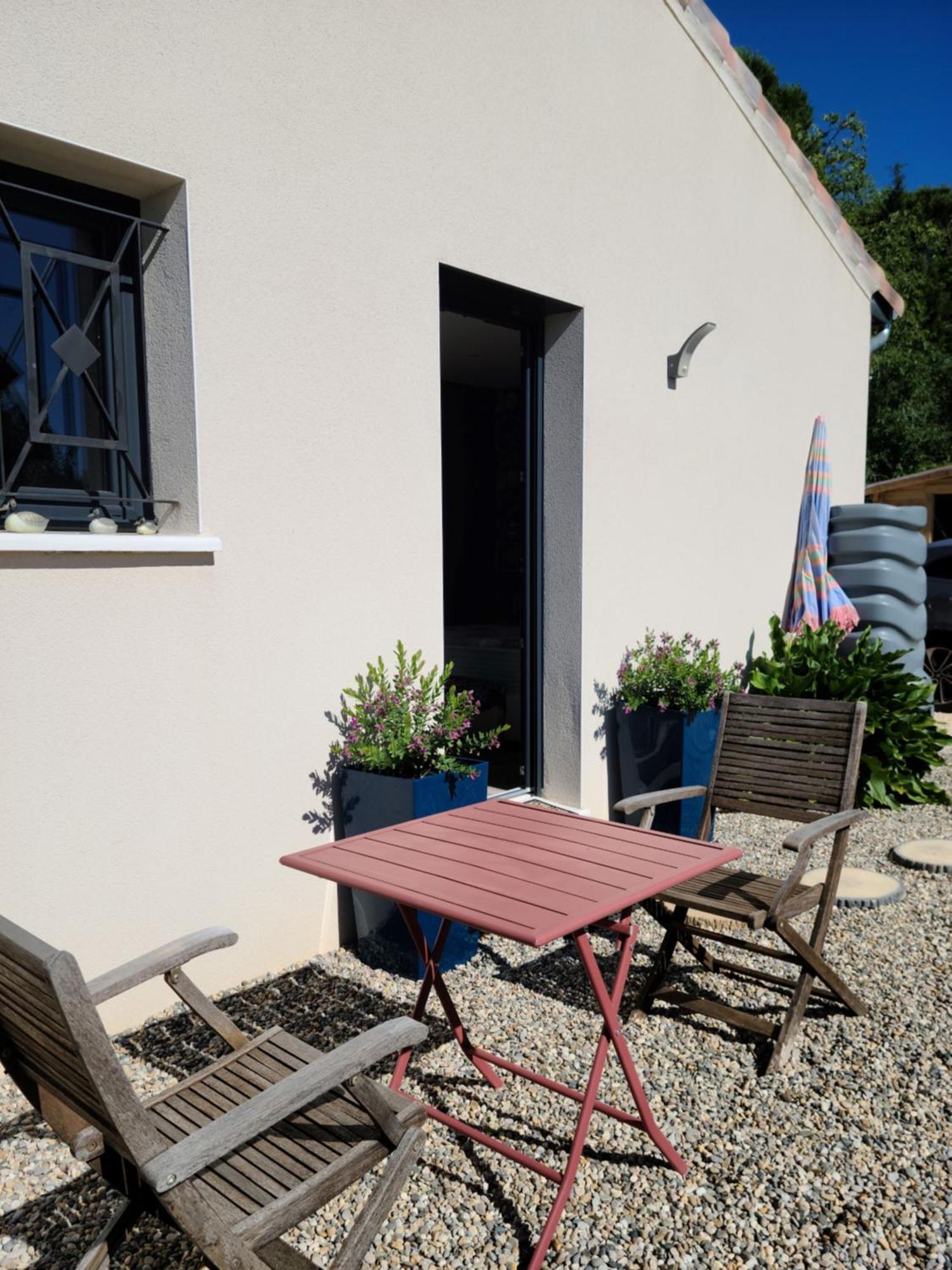 Les Papillons D'Uzes Bed & Breakfast Saint-Laurent-la-Vernède Екстериор снимка
