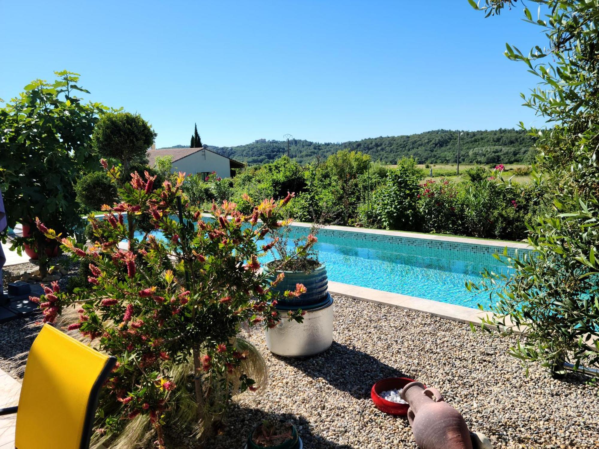 Les Papillons D'Uzes Bed & Breakfast Saint-Laurent-la-Vernède Екстериор снимка